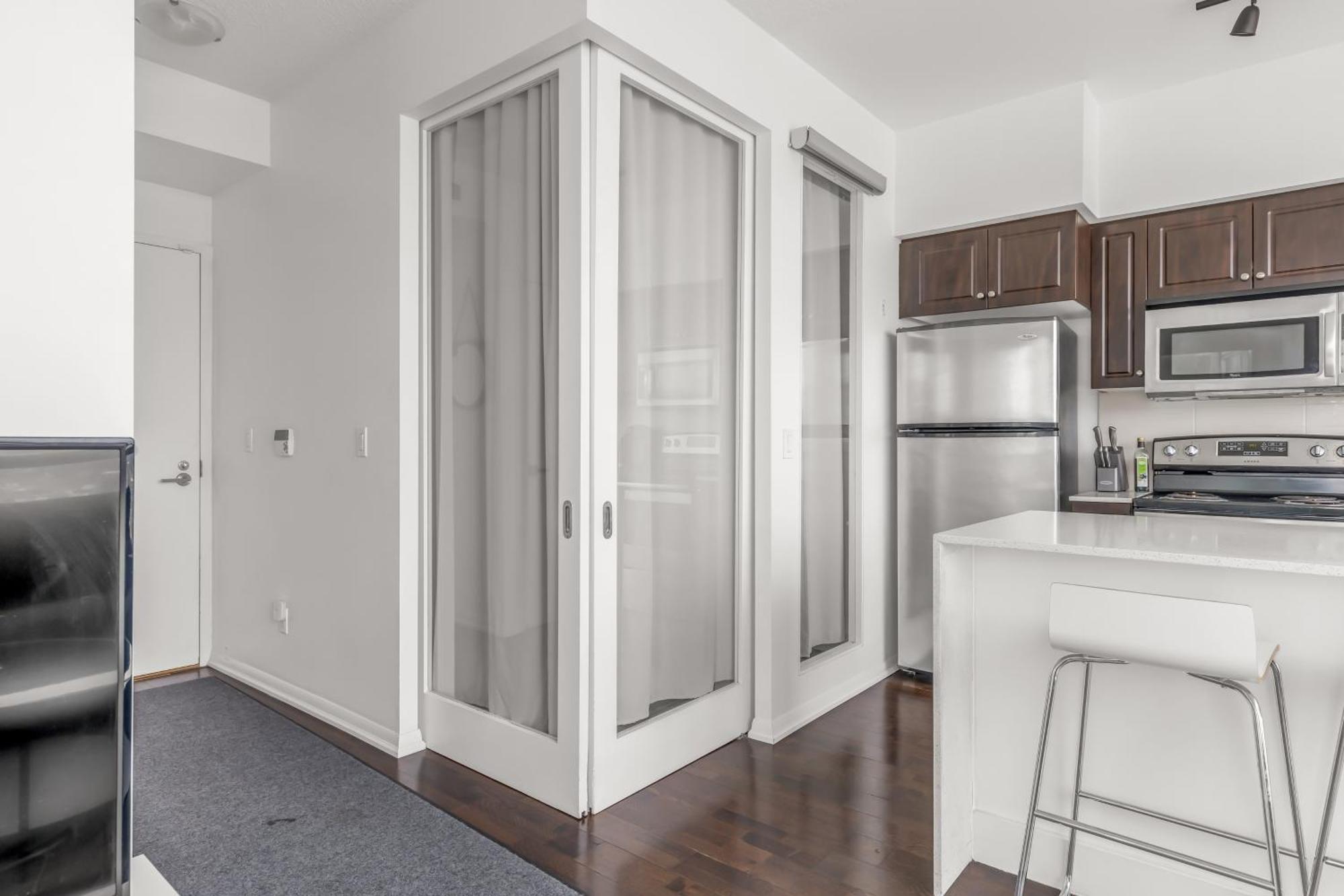 טורונטו 2 Bedroom Waterfront Condo Downtown W/ Free Parking מראה חיצוני תמונה
